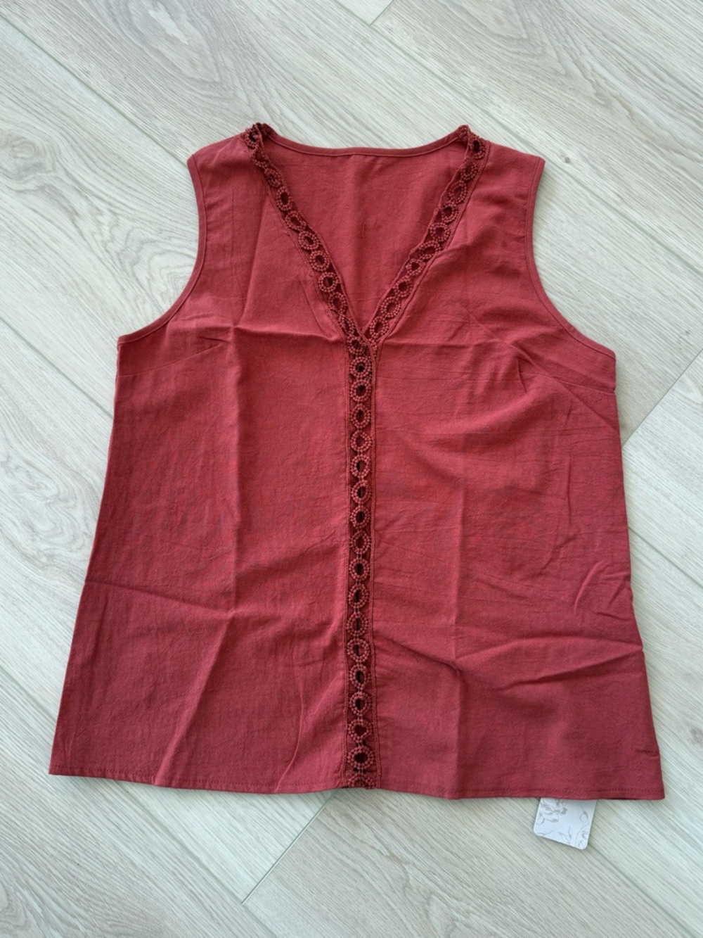 Women’s Sleeveless V-Neck Detailed Trim Top - Rust